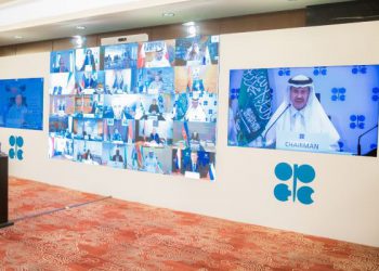 Rusia y Arabia Saudita logran acuerdo, petróleo al alza