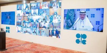 Rusia y Arabia Saudita logran acuerdo, petróleo al alza