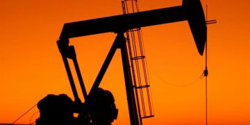 Sugieren medidas a la industria petrolera para paliar la doble crisis