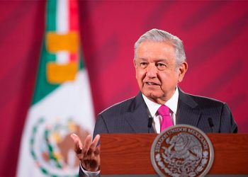 López Obrador defiende su política energética tras revés de la Suprema Corte