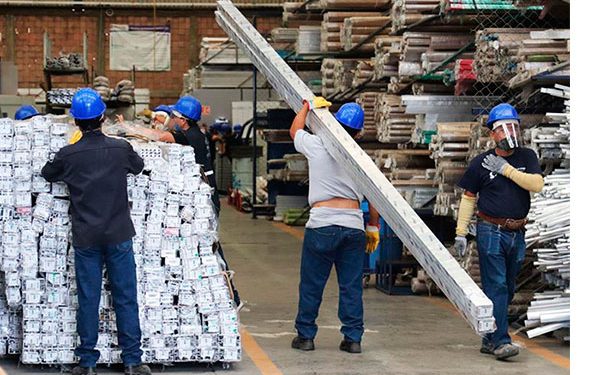 Producción industrial cae 7.5% anual en septiembre; sector energético pierde 7.3%