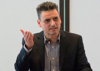 Extitular de la CRE impugnará sanción de la SFP