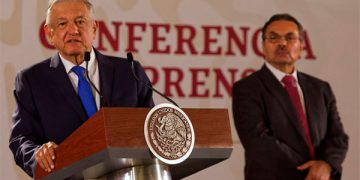 López Obrador atribuye a «omisión» de Pemex contratos otorgados a su prima