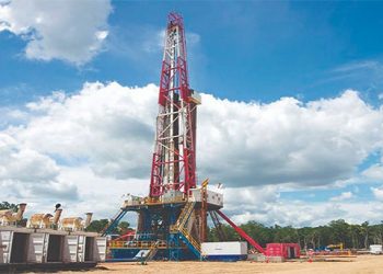 Operadores privados mantienen actividades de perforación en zonas terrestres