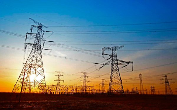 Se restablece casi en su totalidad servicio eléctrico en el norte y noreste del país