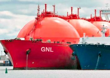 México comienza a recibir buques con GNL en Manzanillo y Altamira