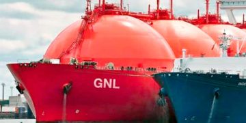 México comienza a recibir buques con GNL en Manzanillo y Altamira