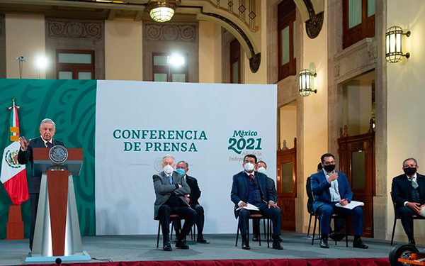 Se mantendrán los cortes al suministro eléctrico. AMLO pide reducir consumo de energía