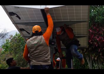 Iberdrola conecta con energía solar a 36 comunidades de SLP