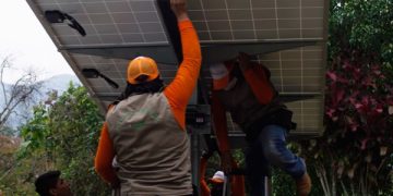 Iberdrola conecta con energía solar a 36 comunidades de SLP