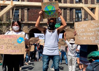 Jóvenes por Nuestro Futuro obtiene suspensión definitiva contra Ley de la Industria Eléctrica