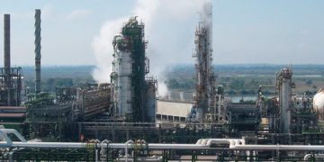 Incendio en refinería de Minatitlán deja siete heridos