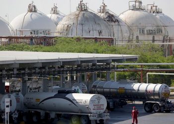 IP en riesgo de perder 125 permisos de comercialización de hidrocarburos