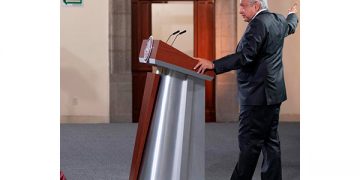 AMLO presentaría reforma constitucional en apoyo a la CFE