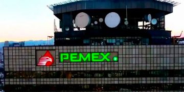 Moody’s baja la calificación de Pemex a Ba3; destaca altas pérdidas en su negocio de refinación