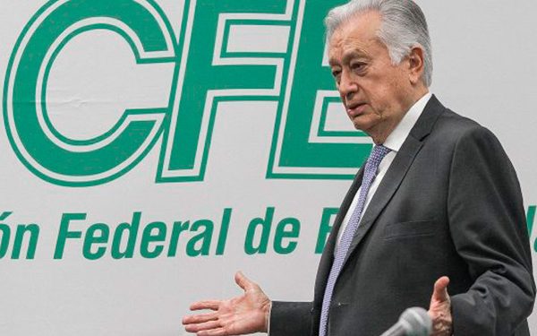 CFE pide a la CRE que frene permisos para energía renovable
