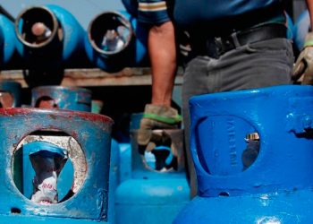 Gobierno pide precios fijos de emergencia para gas LP a regulador