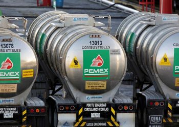 Ingresos de Pemex superan por primera vez en cinco años su aporte tributario