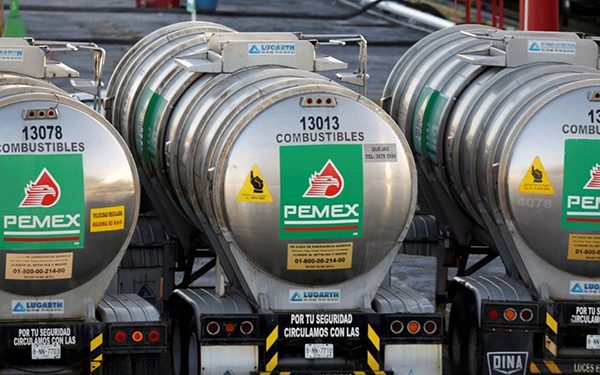 Ingresos de Pemex superan por primera vez en cinco años su aporte tributario