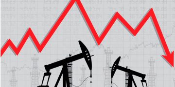 Petróleo cae por repunte de casos de covid-19 y preocupaciones sobre demanda