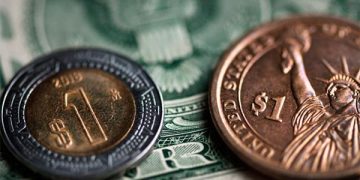 Peso gana a la espera de un alza en la tasa de interés de Banxico