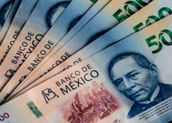 Peso recupera terreno por repliegue del dólar tras datos de inflación de EU