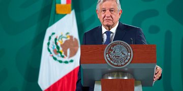 López Obrador garantiza suministro de gas pese a huelga