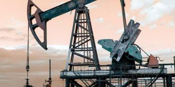 Petróleo sube, pero se encamina a pérdida semanal por preocupación sobre demanda