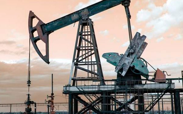 Petróleo sube, pero se encamina a pérdida semanal por preocupación sobre demanda