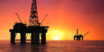El petróleo se inclina a la baja a medida que EE. UU. Presiona a la OPEP para bombear más