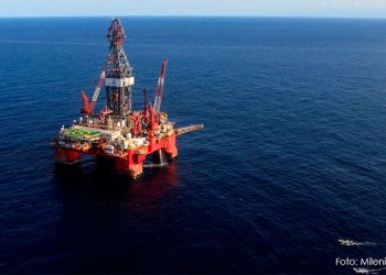 Mezcla mexicana de petróleo gana terreno; cotiza en 66.61 dólares por barril