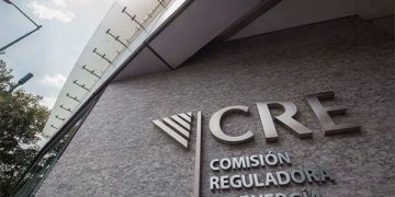 Renuncia secretario ejecutivo de la CRE en medio de cuestionamientos