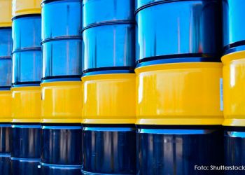 Hacienda prevé que barril de petróleo suba a 55.1 dólares en 2022