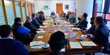 Bartlett pide a directivos de CFE cerrar filas con la reforma eléctrica