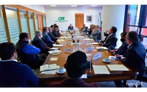 Bartlett pide a directivos de CFE cerrar filas con la reforma eléctrica
