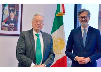 CFE se pone ‘verde’: Firma acuerdo con Francia para promover proyectos de energías limpias