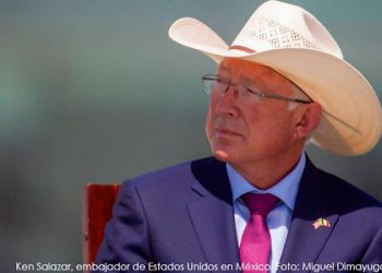 Legisladores texanos piden al embajador Ken Salazar que interceda por empresas de EU en México