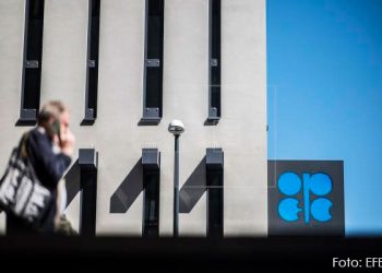 La OPEP revisa levemente al alza la demanda mundial de su petróleo