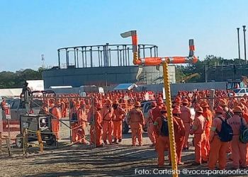 Obreros de ICA paran labores en Dos Bocas