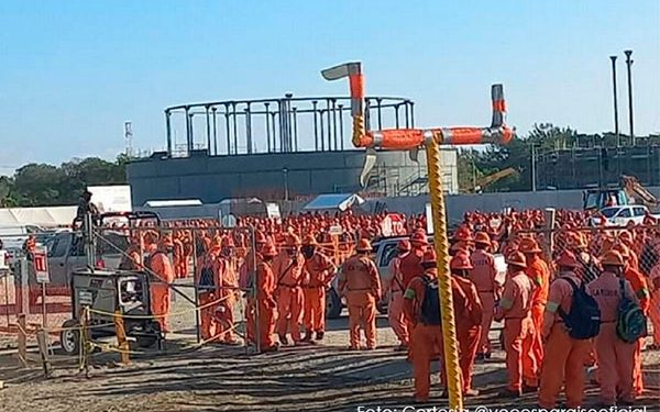 Obreros de ICA paran labores en Dos Bocas