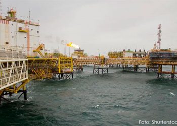 Obreros de ICA paran labores en Dos Bocas