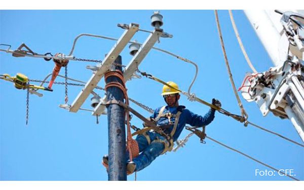 Defínanse sobre reforma eléctrica, urge López Obrador a partidos