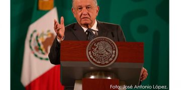 Sin cambio en 2018, Pemex y CFE estarían ya en bancarrota: AMLO