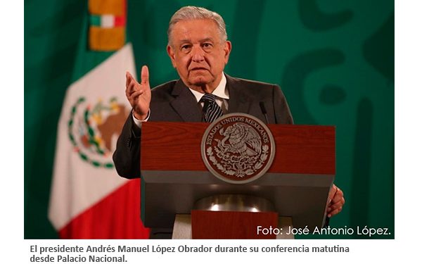 Sin cambio en 2018, Pemex y CFE estarían ya en bancarrota: AMLO