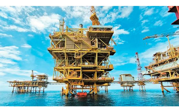 CRE rompe su ‘sequía’: Da permiso a privados para generar energía tras un año de no hacerlo