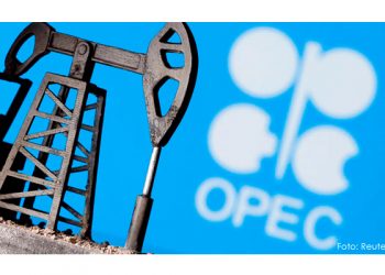 OPEP+ aumentará a 400,000 barriles diarios la producción de petróleo en diciembre