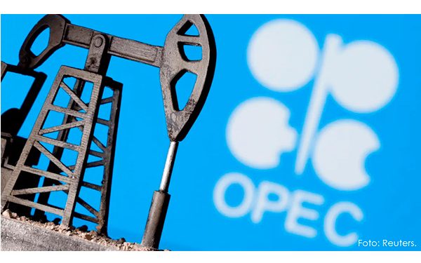 OPEP+ aumentará a 400,000 barriles diarios la producción de petróleo en diciembre