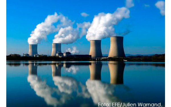 Francia volverá a usar energía nuclear, ante cambio climático