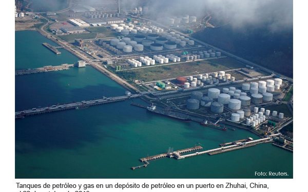El petróleo sube por las perspectivas de la demanda, a pesar de la liberación de las reservas de combustible de China
