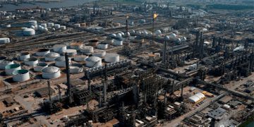 Los permisos de la CRE serán el mayor reto para operar 800 camiones urbanos a base de gas: César Cadena